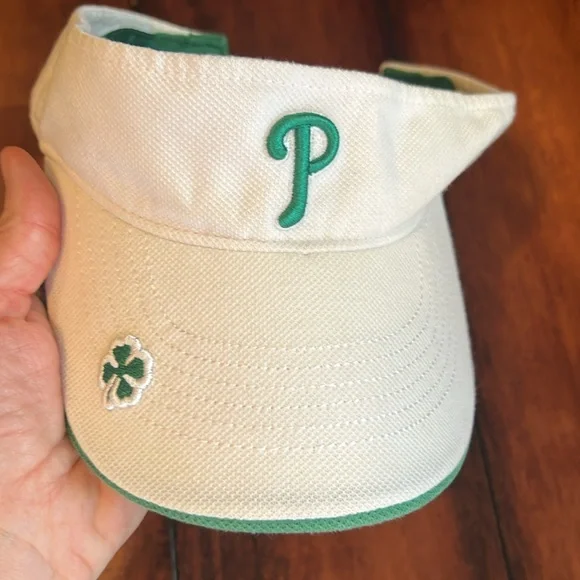 Philadelphia Phillies st Patrick’s day visor! Women’s osfa - Picture 2 of 7